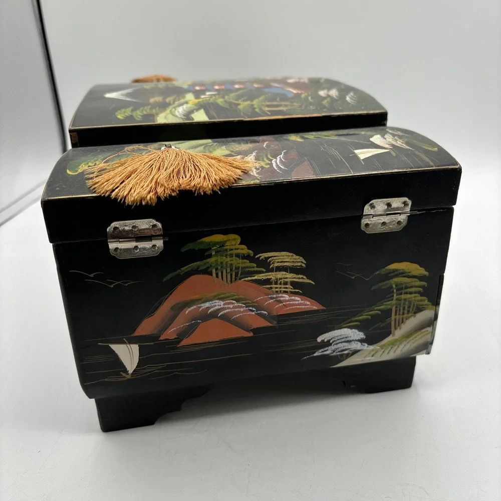 Vintage Japanese Black Lacquer Jewelry Music Box Painted Mountain Pagoda READ